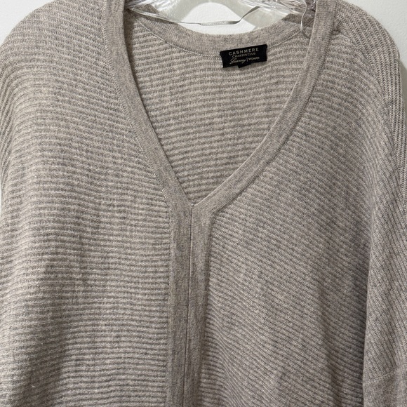 Charter Club Women's Light Gray V-Neck Sweater - Picture 4 of 6